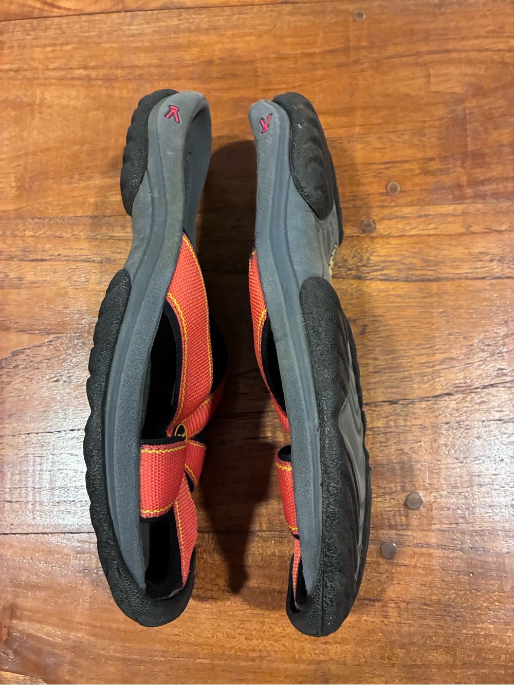 Keen Bali Red and Black Slide Sandals Women’s 9.5 - Picture 3 of 6